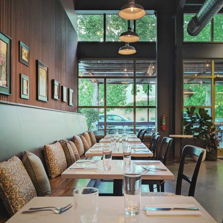 Easy Table Reservations & Gatherings